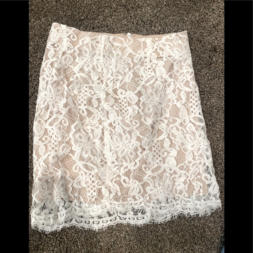 White and cream lace skirt size S